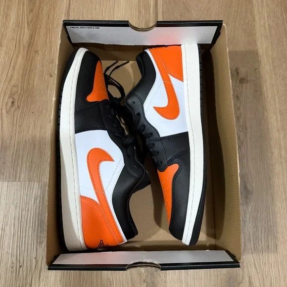 Jordan 1
Shattered backboard alternate
Brand new - Picture 4 of 5